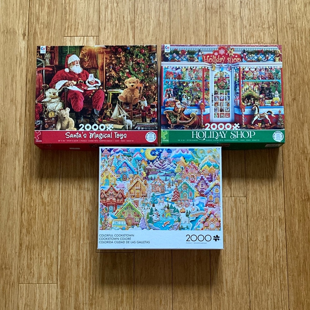 2000-Piece Holiday Puzzle Set